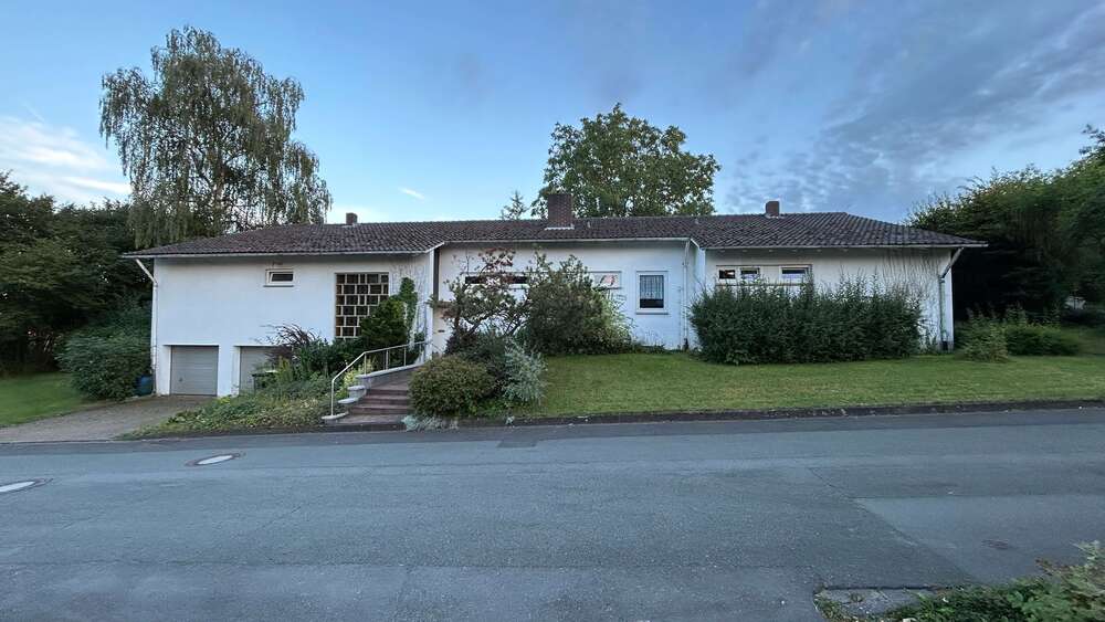 Einfamilienhaus Warburg-Herlinghausen Herlinghausen - 8 Zimmer, 205 m&sup2;, 180.000&euro; | Angebot:27439815
