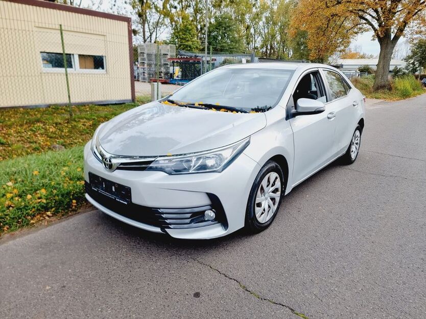 Toyota Corolla 198.009 km 14.800 € Berlin 13629