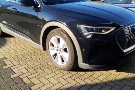 Audi e-tron 42.347 km 27.970 &euro; Helmstedt 38350