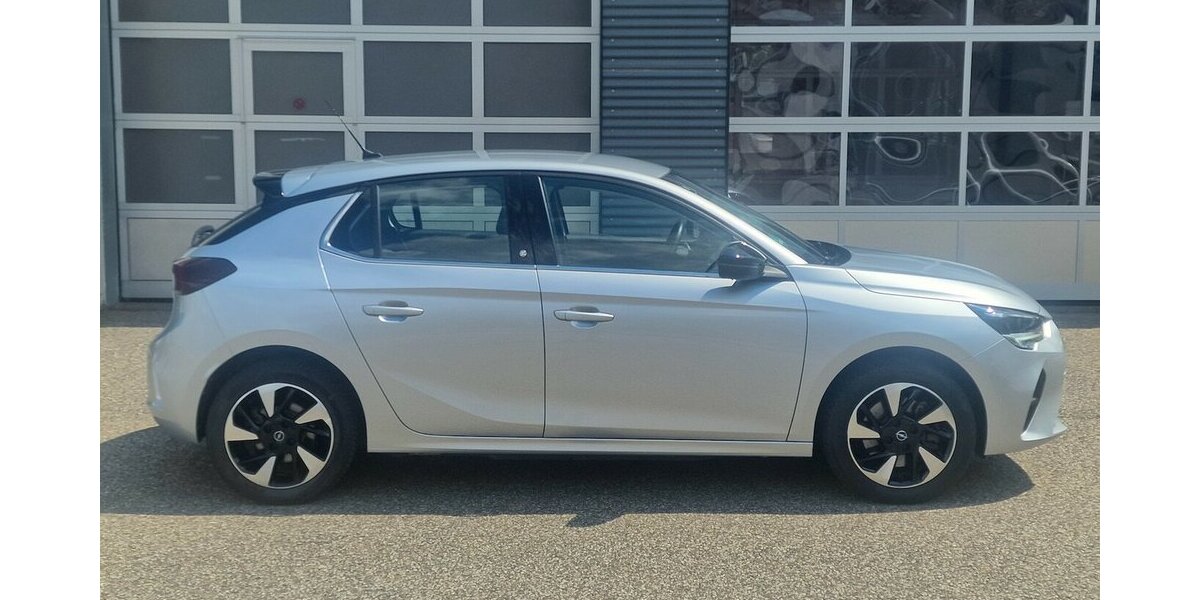 Opel Corsa e Elegance NAVI Klimautomatik Automatik 29.000 km 15.998 &euro; Landau 76829