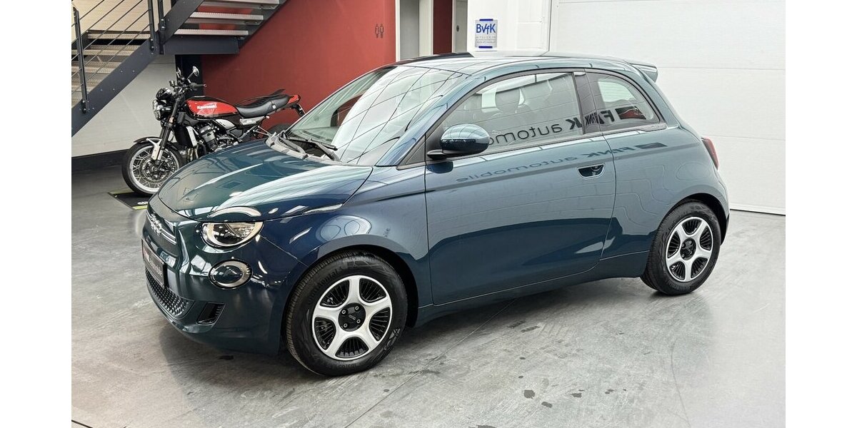 Fiat 500e Action Carplay Android Automatik 1.Hand 11.600 km 12.600 &euro; Lich 35423
