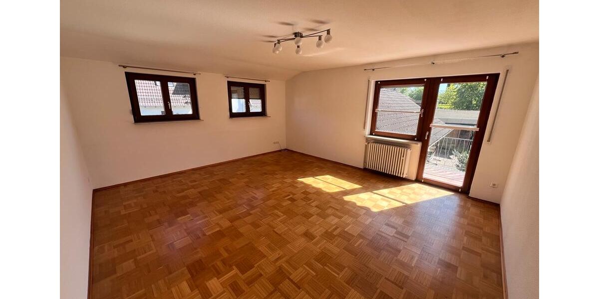 Dachgeschoßwohnung Sasbach - 3 Zimmer, 90 m&sup2;, 950&euro; | Angebot:26414200