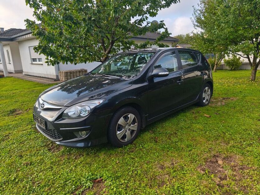 i30