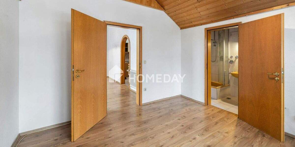 Etagenwohnung Burgkirchen an der Alz (DG) Burgkirchen - 3 Zimmer, 94 m&sup2;, 310.000&euro; | Angebot:25739139