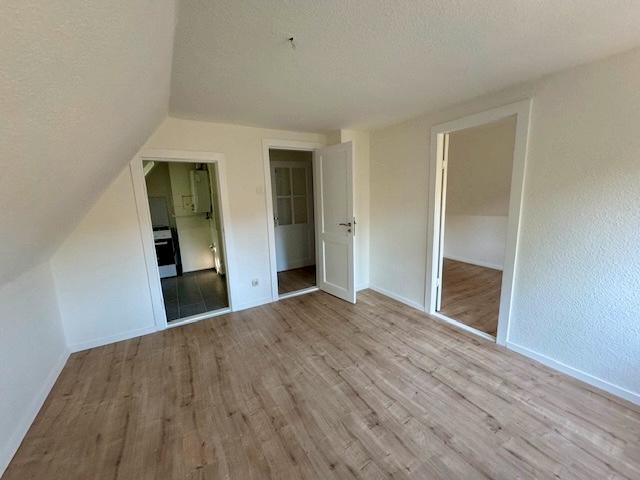Dachgeschoßwohnung Rendsburg - 2 Zimmer, 27 m&sup2;, 300&euro; | Angebot:26335642