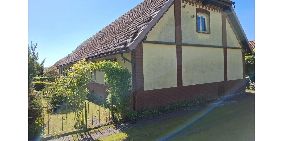 Doppelhaushälfte Stavenhagen - 4 Zimmer, 90 m&sup2;, 95.000&euro; | Angebot:27186696