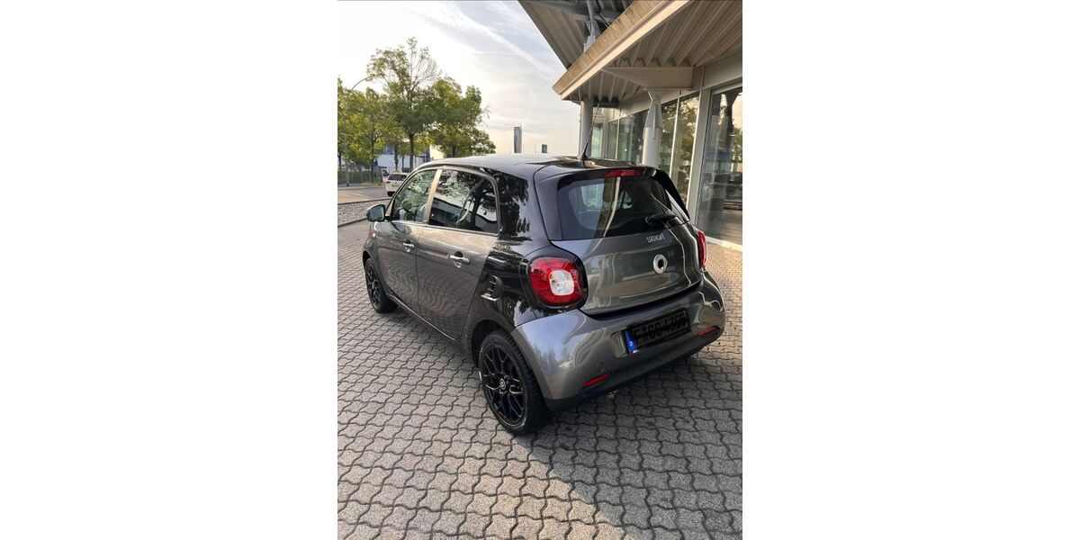 Smart ForFour 86.000 km 7.999 &euro; Frankfurt 60433