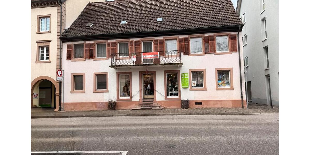 Wohn- und Geschäftshaus in bester Lage von Waldkirch 7 zimmer