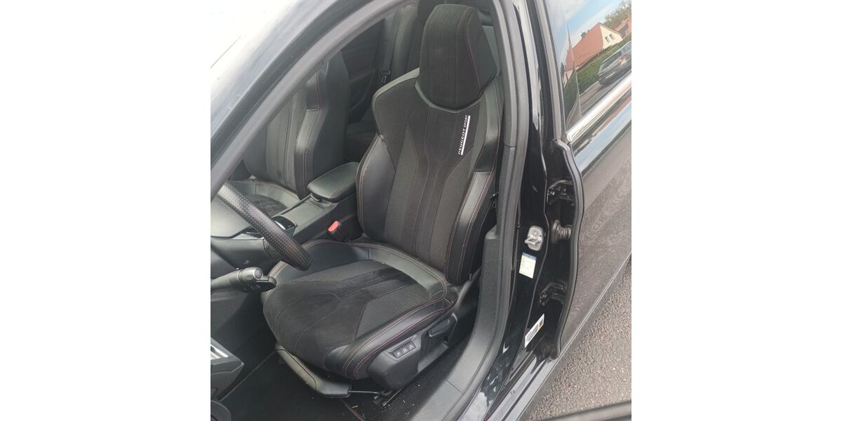Peugeot 308 99.000 km 12.300 &euro; Gotha 99867