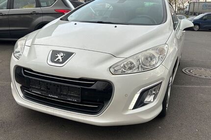 Peugeot 308 133.000 km 5.999 &euro; Kassel 34123