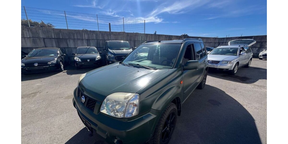 Nissan X-Trail 122.000 km 2.999 &euro; Detmold 32758