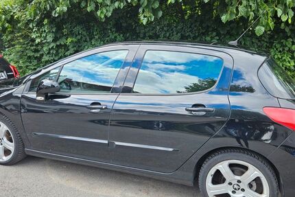 Peugeot 308 146.000 km 5.200 &euro; Hamburg 22159