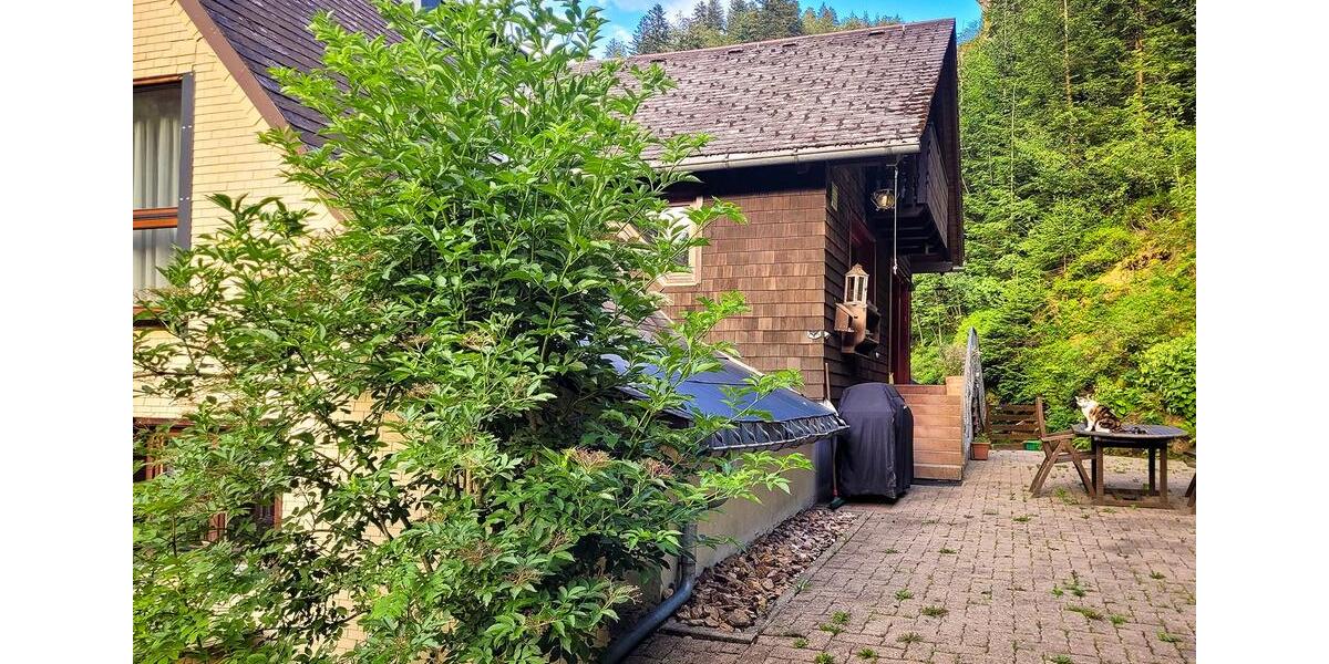 Dachgeschoßwohnung Furtwangen im Schwarzwald - 4 Zimmer, 180.000&euro; | Angebot:21694565
