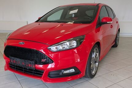 Ford Focus 74.250 km 13.490 &euro; Schmalkalden 98574