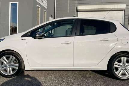 Peugeot 208 90.000 km 6.900 &euro; Euskirchen 53881