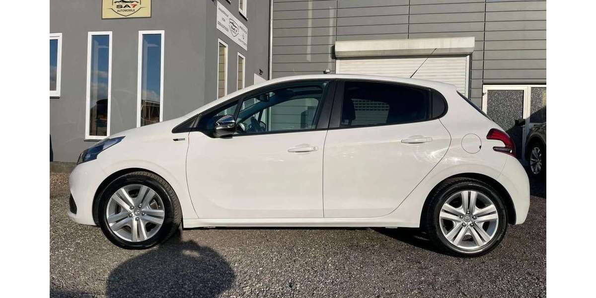 Peugeot 208 90.000 km 6.900 &euro; Euskirchen 53881