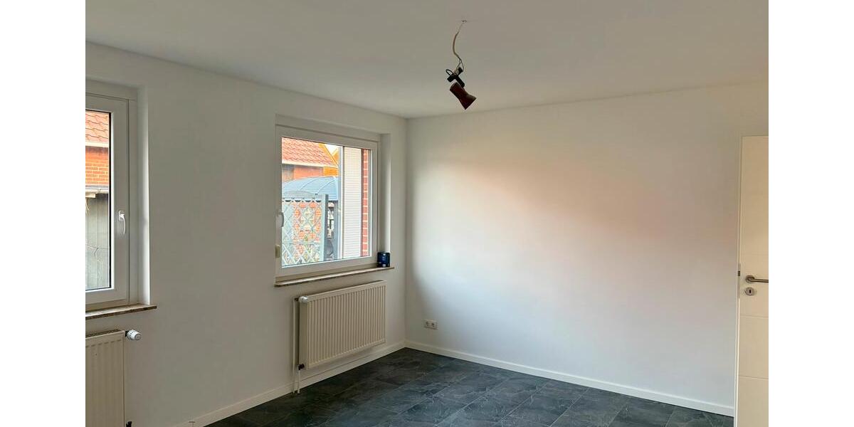 Sanierte Haushälfte mit Garten zu vermieten 3 zimmer