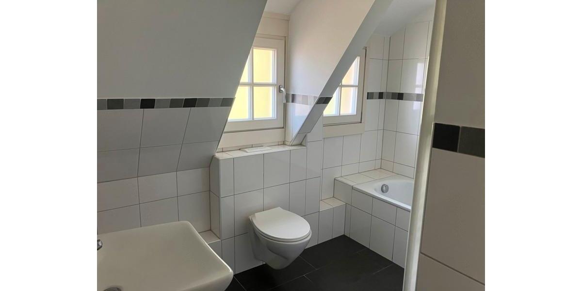 Individuelle 3-Zimmer-Dachgeschosswohnung in guter Wohnlage 3 zimmer