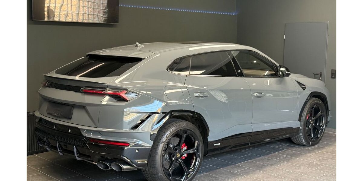 Lamborghini Urus 18.600 km 275.800 &euro; Bielefeld 33647