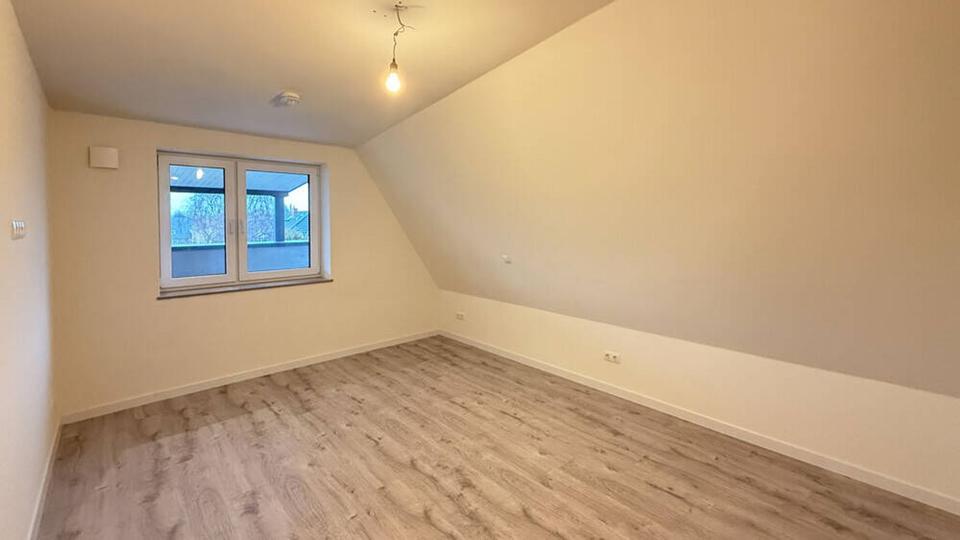 Etagenwohnung Kiel Friedrichsort - 3 Zimmer, 98 m&sup2;, 1.900&euro; | Angebot:26196317