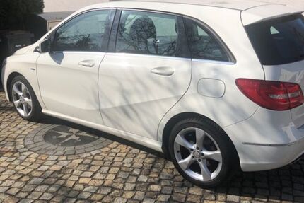 Mercedes B 180