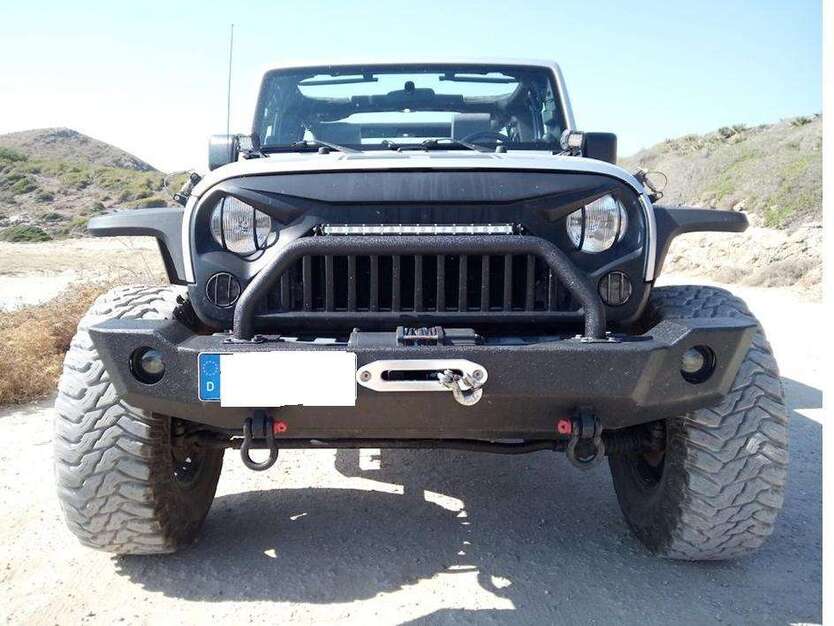Jeep Wrangler 92.000 km 28.900 € Übersee 83236