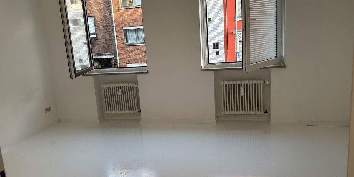 Etagenwohnung Mönchengladbach Stadtmitte - 2 Zimmer, 71 m&sup2;, 899&euro; | Angebot:25067161