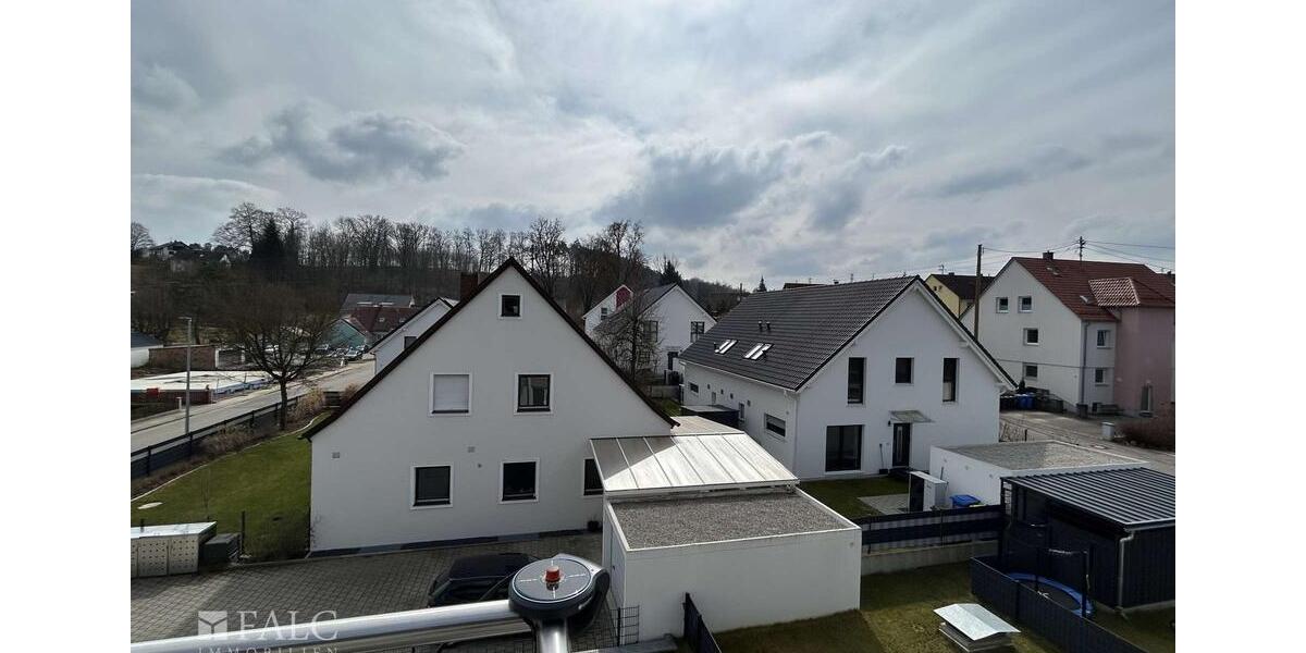 Energieeffiziente Dachgeschosswohnung - möbliert zu vermieten! 2 zimmer