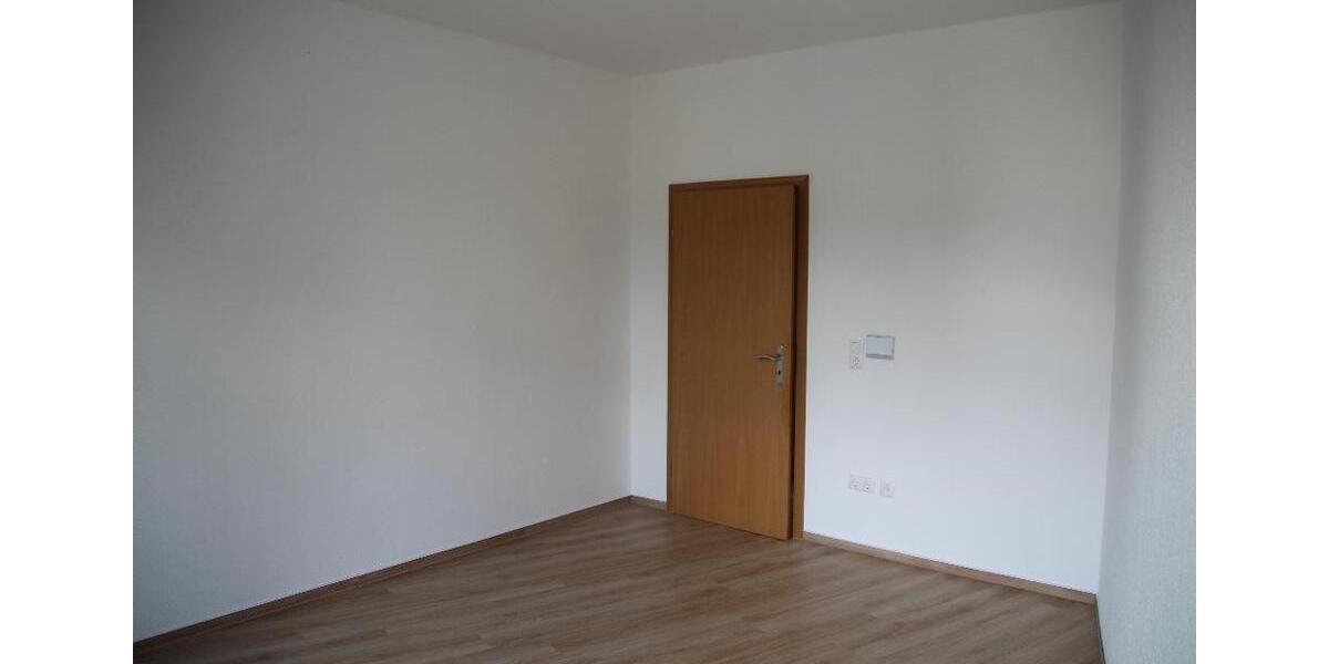 Sanierte 2-Zimmer-Wohnung mit off. Küche und EBK - Stellplatz 2 zimmer