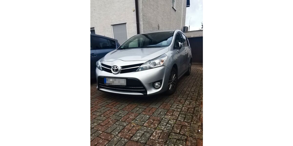 Toyota Verso 182.000 km 8.998 &euro; Mainz 55126