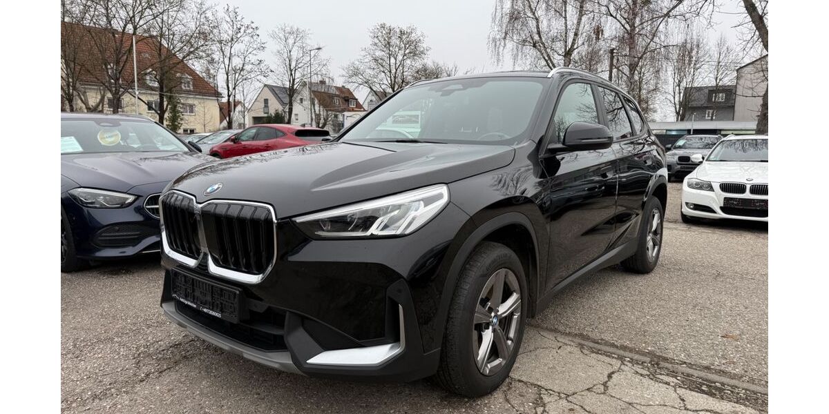 BMW X1 172.000 km 26.990 &euro; München 81243