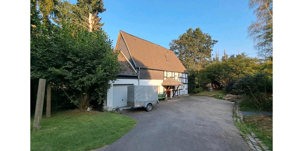 Einfamilienhaus Reichshof - 10 Zimmer, 230 m&sup2;, 249.000&euro; | Angebot:26123093