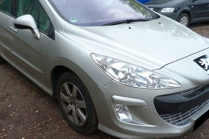 Peugeot 308 121.490 km 3.390 &euro; Magdeburg 39112