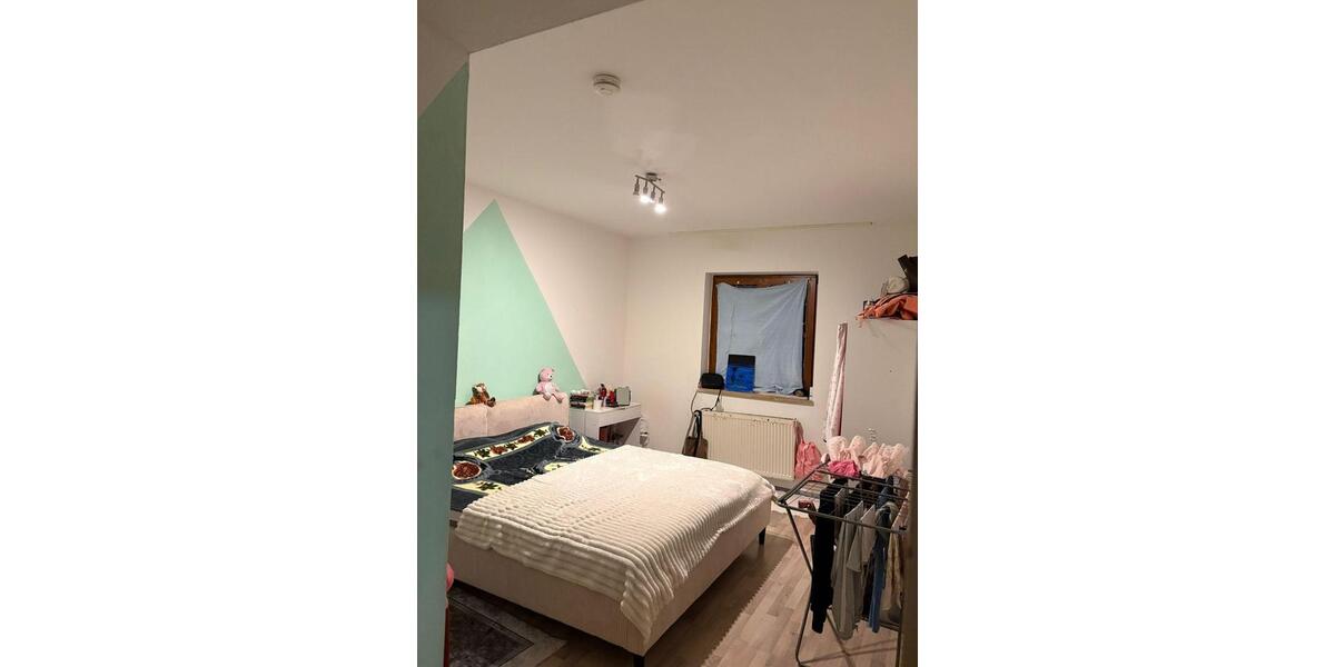 Etagenwohnung Burglengenfeld - 4 Zimmer, 105 m&sup2;, 850&euro; | Angebot:25516863