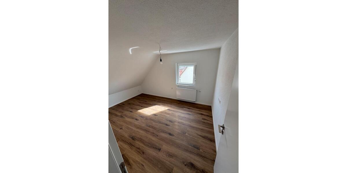 Dachgeschoßwohnung Denkendorf - 2 Zimmer, 50 m&sup2;, 1.000&euro; | Angebot:25933816
