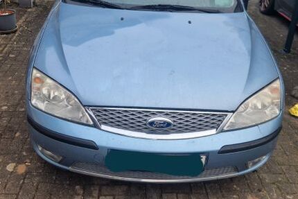 Ford Mondeo 220.000 km 1.500 &euro; Bühl 77815