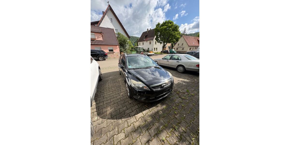 Ford Focus 211.000 km 1.900 &euro; Bad Ditzenbach 73342