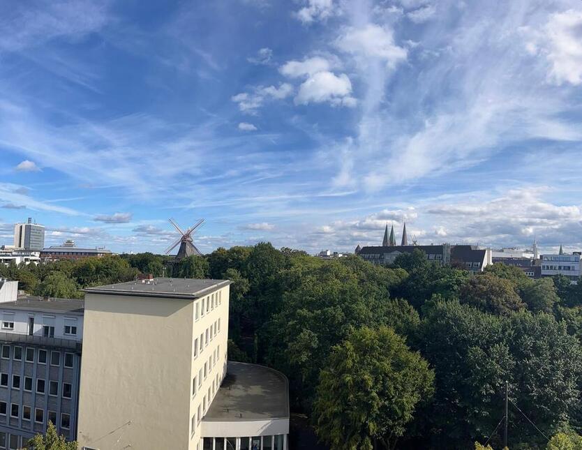 Altstadt | Blick über Bremen! Gepflegte, möblierte Wohnung in zentraler Lage bietet neues Zuhause!