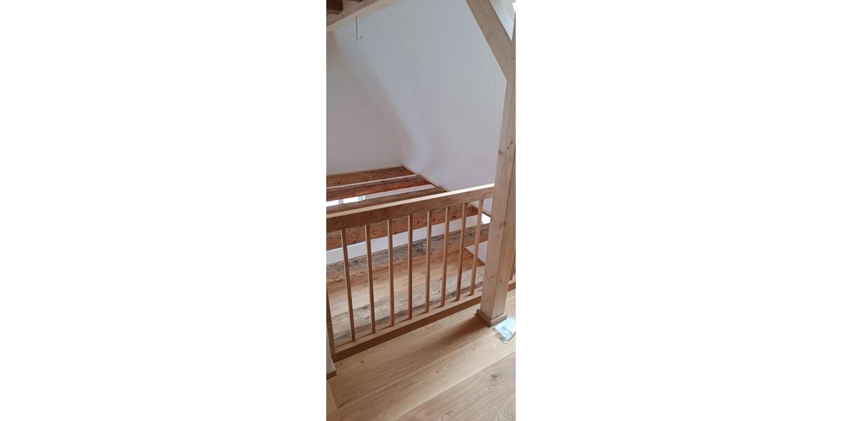 Dachgeschoßwohnung Oettingen in Bayern - 3 Zimmer, 92 m&sup2;, 1.200&euro; | Angebot:24875620