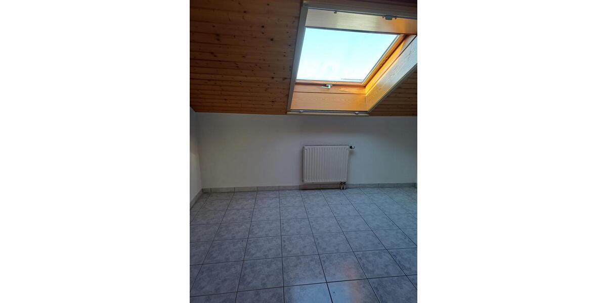 Dachgeschoßwohnung Brackenheim - 3.5 Zimmer, 102 m&sup2;, 320.000&euro; | Angebot:24373829