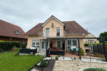 Traumhafte neuwertige Doppelhaushälfte mit 190m² Wohnfläche mit großem Garten und mehr in Eppingen