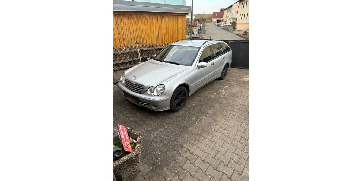 Mercedes-Benz C 200 220.000 km 2.450 &euro; Kohlberg 92702