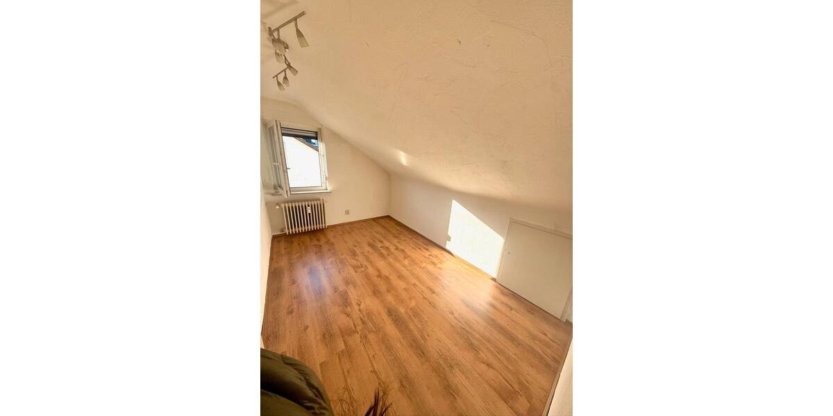 Dachgeschoßwohnung Kuchen - 3.5 Zimmer, 63 m&sup2;, 650&euro; | Angebot:26666019