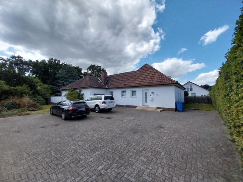 Bungalow in idyllische Lage mit Pool, Sauna, Kamin, Garten uvm