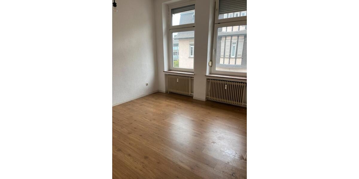 Etagenwohnung Siegen - 3 Zimmer, 8 m&sup2;, 1.000&euro; | Angebot:26414594