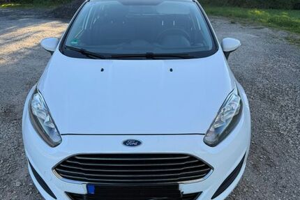 Ford Fiesta 86.837 km 4.900 &euro; Tröstau 95709