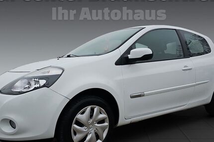 Renault Clio 124.500 km 2.999 &euro; Braunschweig 38120