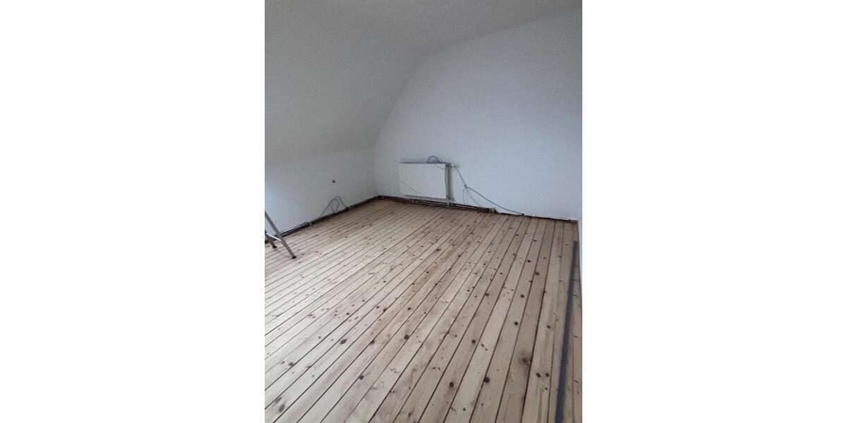 Dachgeschoßwohnung Kaiserslautern Engelshof - 3 Zimmer, 100 m&sup2;, 1.350&euro; | Angebot:25048848