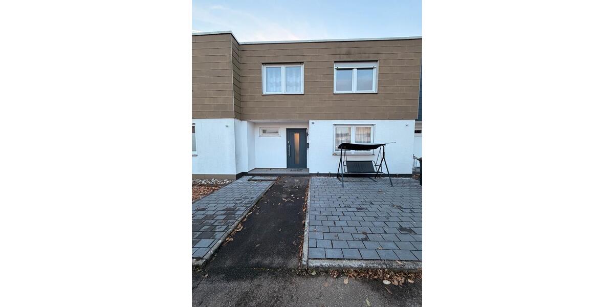 Etagenwohnung Reutlingen - 4 Zimmer, 120 m&sup2;, 440&euro; | Angebot:24624013