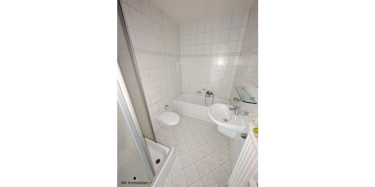 Erdgeschoßwohnung Zwickau - 3 Zimmer, 65 m&sup2;, 400&euro; | Angebot:25000358